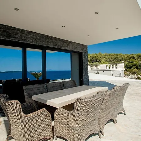 Primo Villa Vela Luka