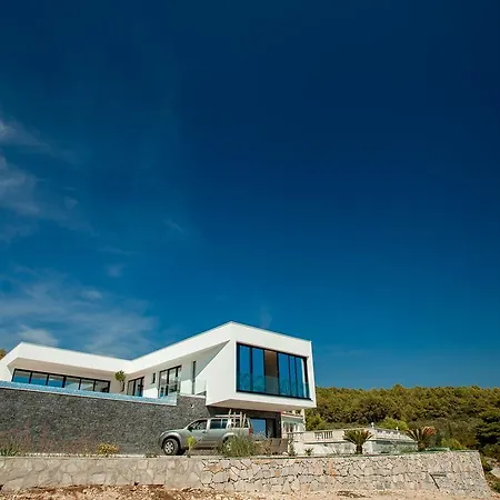 Primo Villa
