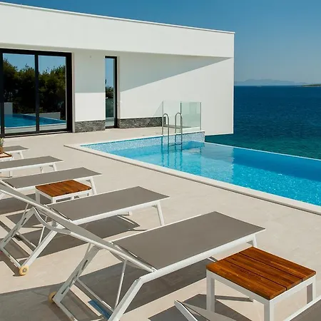 Villa Primo Vela Luka