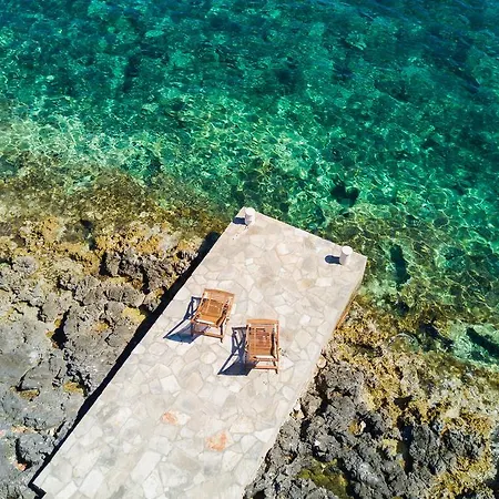 Primo Villa *