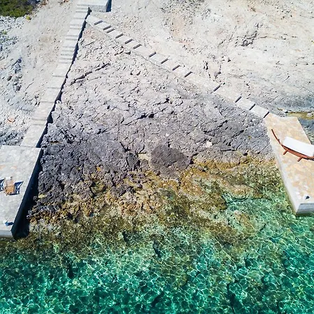 Primo * Vela Luka