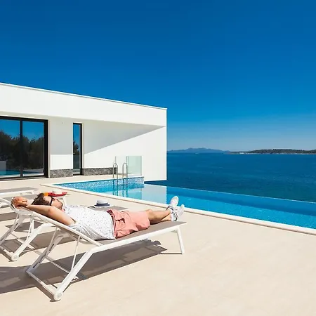 Villa Primo Vela Luka